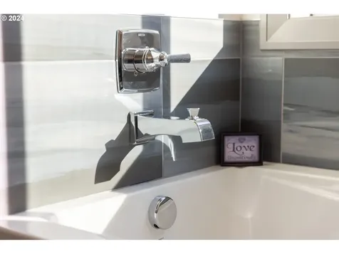 2435 S Royal Court Ridgefield WA 98642
