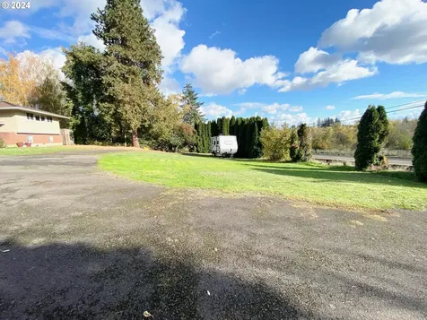 10755 SW Tigard Street Portland OR 97223