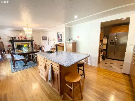 10755 SW Tigard Street Portland OR 97223