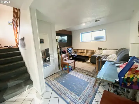 10755 SW Tigard Street Portland OR 97223
