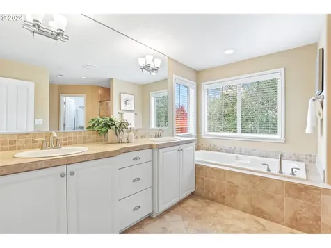 5106 NW Primino Avenue Portland OR 97229