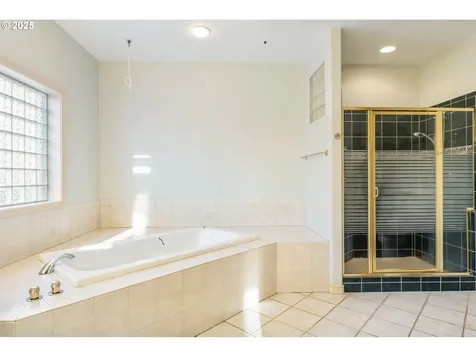 10391 SE Nicole Loop Happy Valley OR 97086