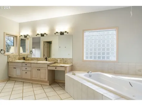 10391 SE Nicole Loop Happy Valley OR 97086