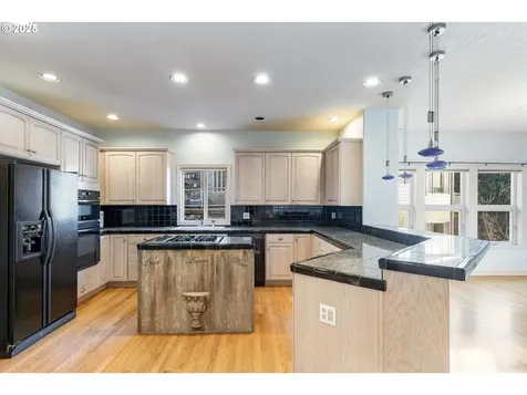 10391 SE Nicole Loop Happy Valley OR 97086