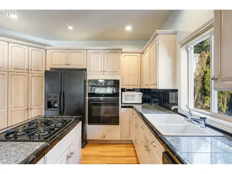 10391 SE Nicole Loop Happy Valley OR 97086