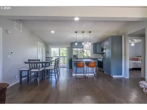 16166 Abiqua Road Ne Silverton OR 97381