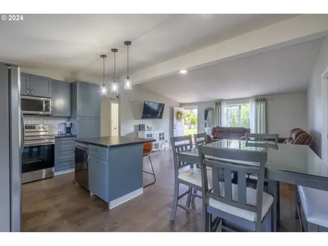 16166 Abiqua Road Ne Silverton OR 97381