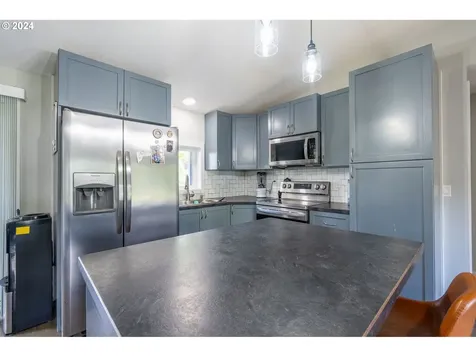 16166 Abiqua Road Ne Silverton OR 97381