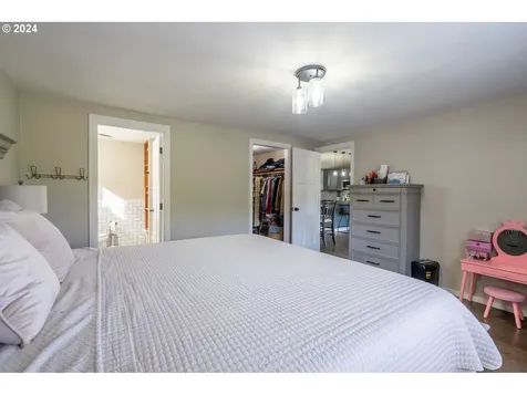 16166 Abiqua Road Ne Silverton OR 97381