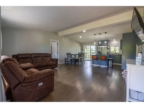 16166 Abiqua Road Ne Silverton OR 97381