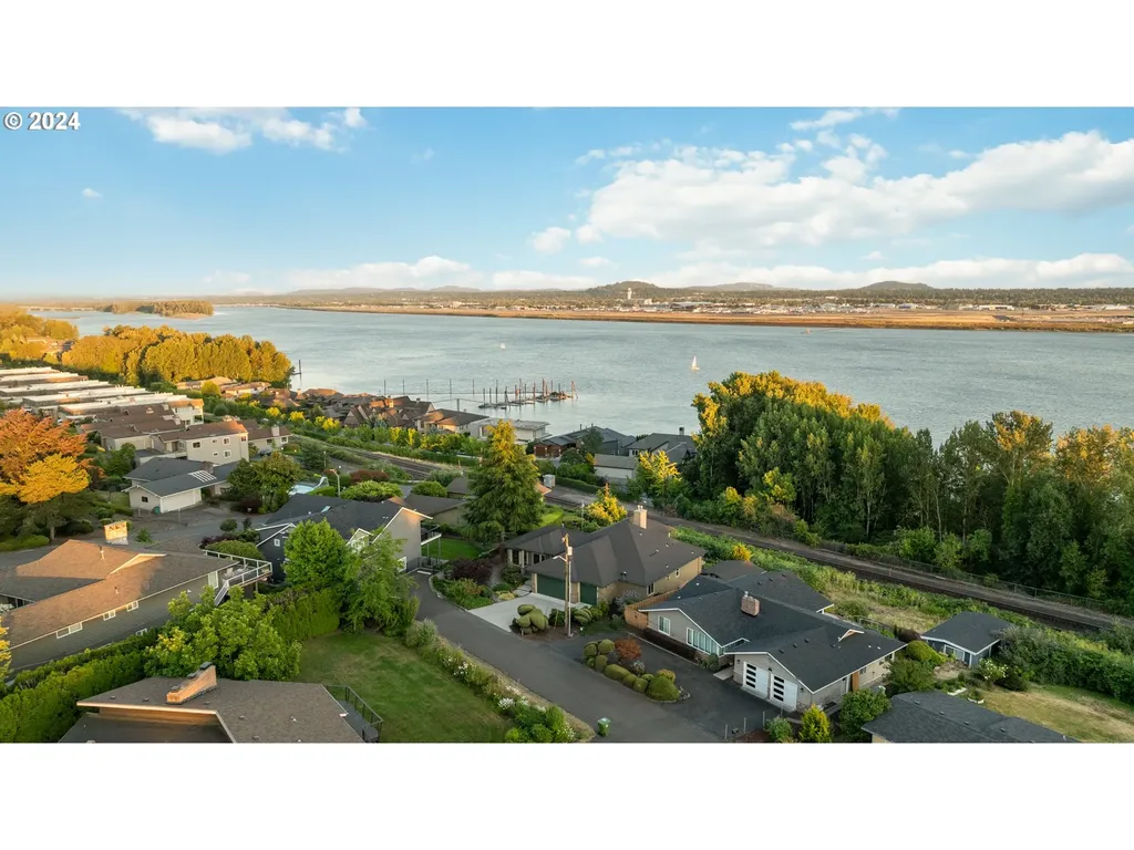 6715 Se Riverside Lane Vancouver WA 98661