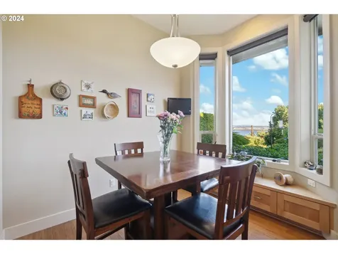 6715 Se Riverside Lane Vancouver WA 98661
