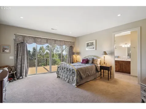 6715 Se Riverside Lane Vancouver WA 98661