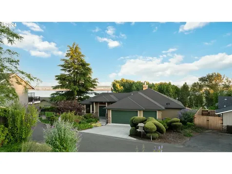 6715 Se Riverside Lane Vancouver WA 98661