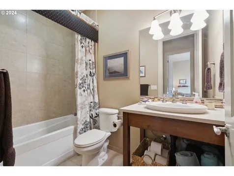 6715 Se Riverside Lane Vancouver WA 98661