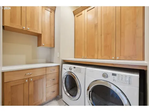 6715 Se Riverside Lane Vancouver WA 98661