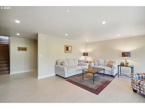 6715 Se Riverside Lane Vancouver WA 98661