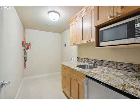 6715 Se Riverside Lane Vancouver WA 98661
