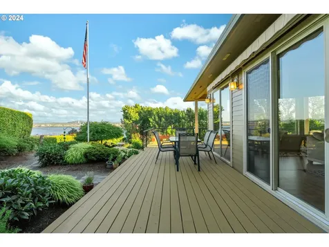 6715 Se Riverside Lane Vancouver WA 98661