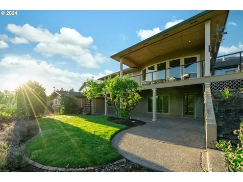 6715 Se Riverside Lane Vancouver WA 98661