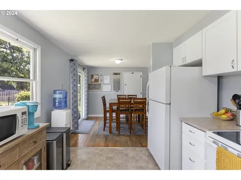 2208 Se 180th Avenue Portland OR 97233