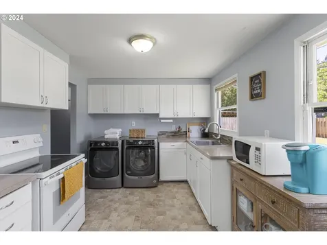 2208 Se 180th Avenue Portland OR 97233