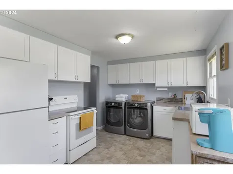 2208 Se 180th Avenue Portland OR 97233