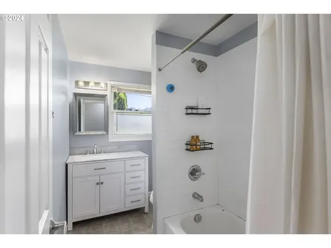 2208 Se 180th Avenue Portland OR 97233
