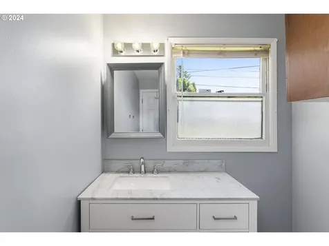 2208 Se 180th Avenue Portland OR 97233