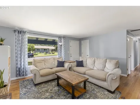 2208 Se 180th Avenue Portland OR 97233