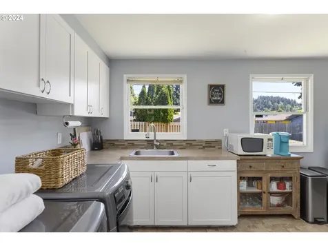 2208 Se 180th Avenue Portland OR 97233