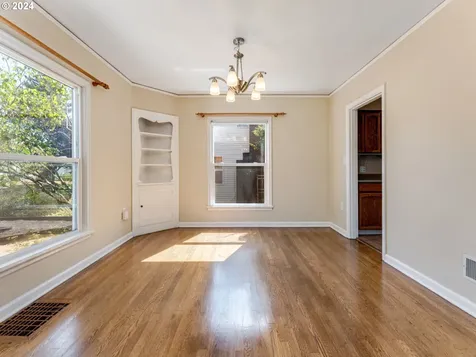 115 W 38th Street Vancouver WA 98660