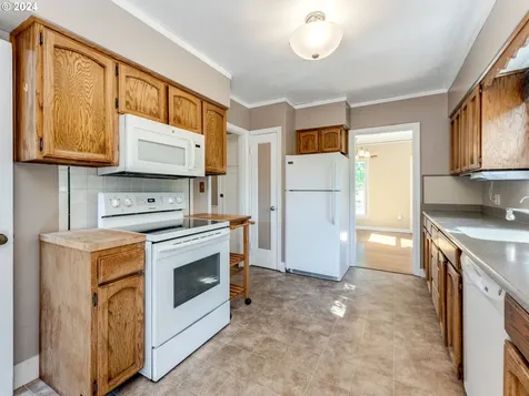 115 W 38th Street Vancouver WA 98660