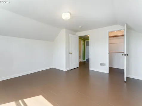 115 W 38th Street Vancouver WA 98660