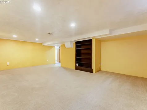 115 W 38th Street Vancouver WA 98660
