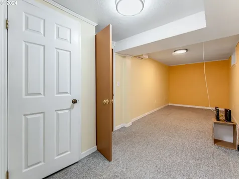115 W 38th Street Vancouver WA 98660