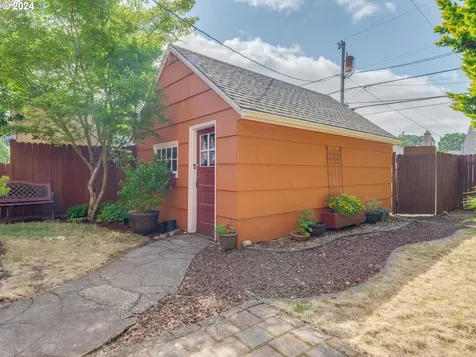 115 W 38th Street Vancouver WA 98660