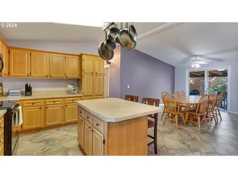 441 N 1st Street Carlton OR 97111