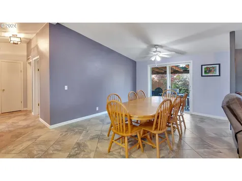 441 N 1st Street Carlton OR 97111