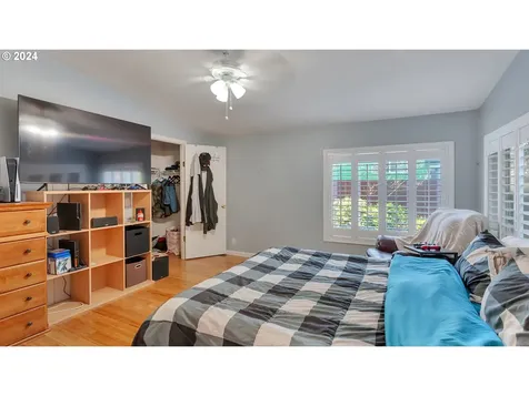 441 N 1st Street Carlton OR 97111