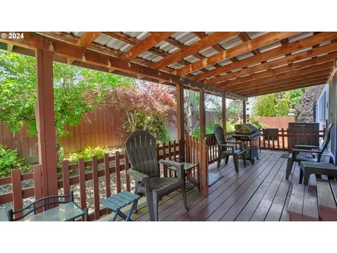 441 N 1st Street Carlton OR 97111