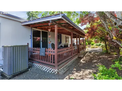 441 N 1st Street Carlton OR 97111