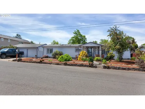 441 N 1st Street Carlton OR 97111
