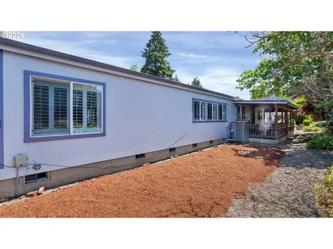 441 N 1st Street Carlton OR 97111