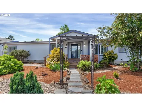 441 N 1st Street Carlton OR 97111