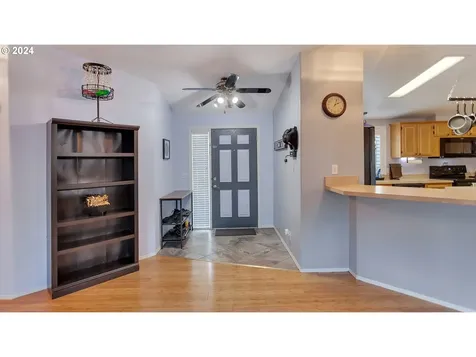 441 N 1st Street Carlton OR 97111