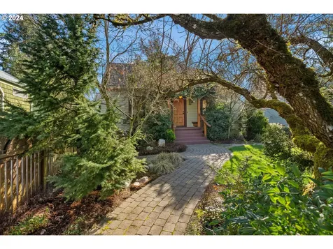 6824 Sw 35th Avenue Portland OR 97219