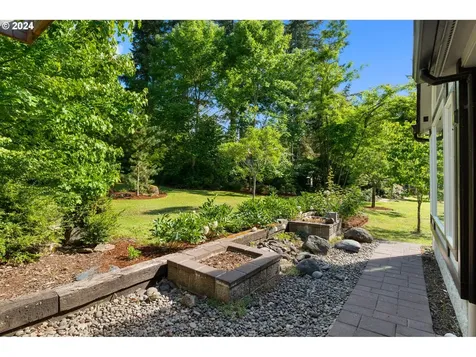 85933 Fawn Hills Drive Eugene OR 97405