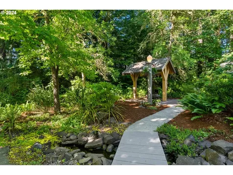 85933 Fawn Hills Drive Eugene OR 97405