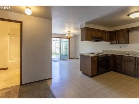 509 SE Debbie Street Mcminnville OR 97128